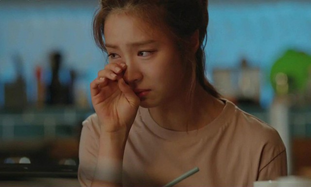 Cứ tưởng mẹ chồng ghét bỏ mình, tôi cay xè mắt khi thấy món ăn ở cữ đặt trên bàn