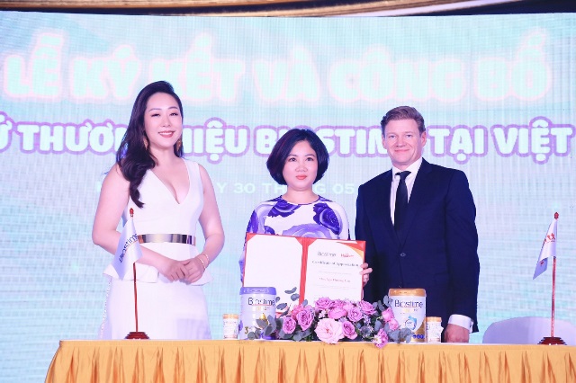 Hoa hậu Ngô Phương Lan là Đại sứ thương hiệu Biostime tại Việt Nam