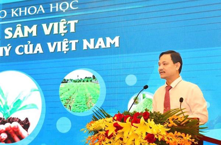 Ông Phù Tường Nguyên Dũng tại hội thảo khoa học về cây sa sâm