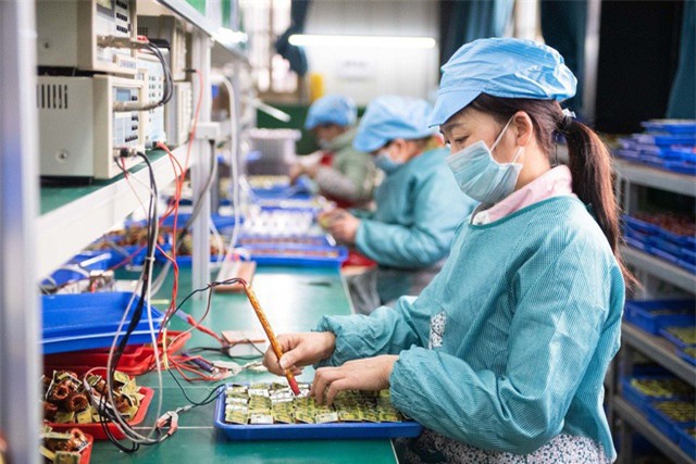 Kinh tế Việt Nam 5 tháng đầu năm: Nhiều điểm sáng giữa bức tranh biến động - Ảnh 1.