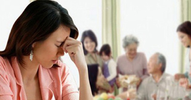 Tôi trầm trồ khen ngợi và ngưỡng mộ những người con thành đạt hiếu thảo của bác hàng xóm, nào ngờ bác ấy bật khóc