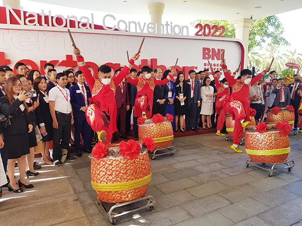 Đánh trống khai mạc sự kiện "Hội ngộ đỉnh cao 2022" của BNI Việt Nam tổ chức tại TP Đà Nẵng