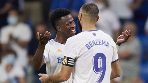 Benzema và Vinicius ẵm 2 giải cá nhân của UEFA 