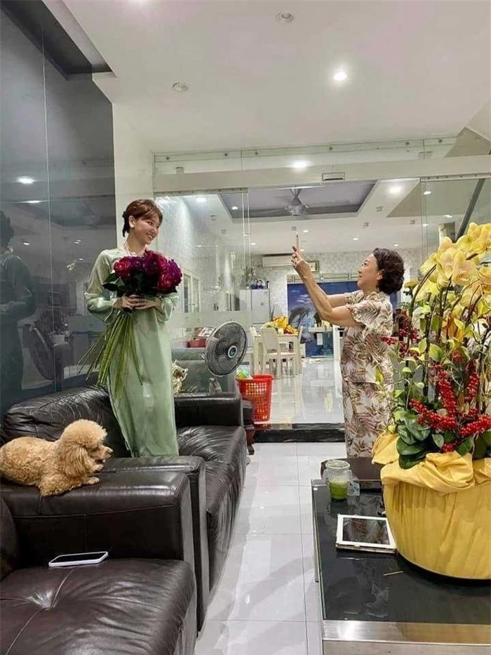 Mỹ nhân Việt khi làm dâu: Đông Nhi được khen hết lời, Hà Tăng khiến ai cũng ngưỡng mộ