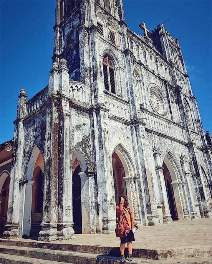 Rêu phong không kém Nhà thờ Lớn, Phú Yên cũng có 1 nhà thờ cổ bậc nhất Việt Nam - 8