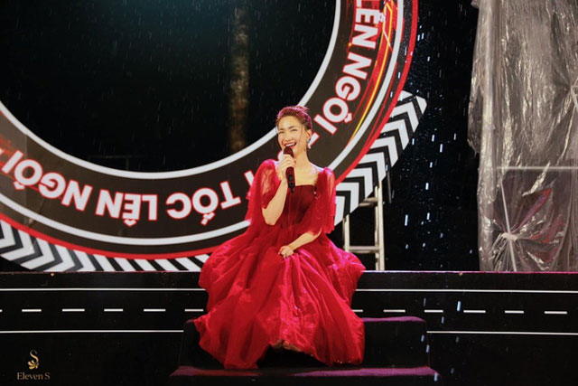 Hòa Minzy đón sinh nhật cùng fan với nhan sắc thăng hạng trong thiết kế từ Eleven S