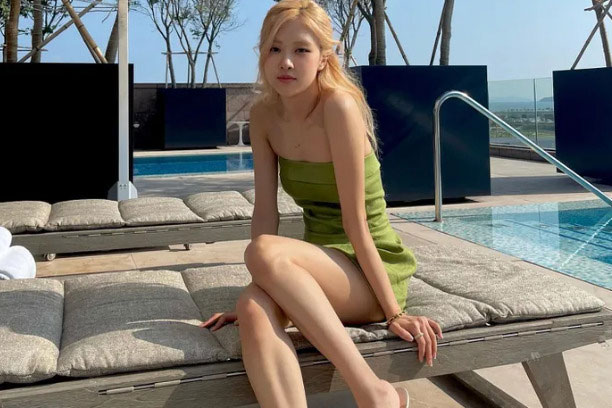 Học tập loạt outfit mùa hè của Rosé (Blackpink)