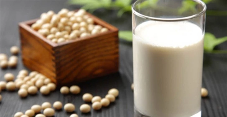 6 lý do khiến bạn nên uống sữa đậu nành