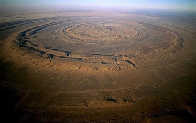 Con mắt khổng lồ giữa sa mạc Sahara, bí ẩn chưa có lời giải ảnh 5