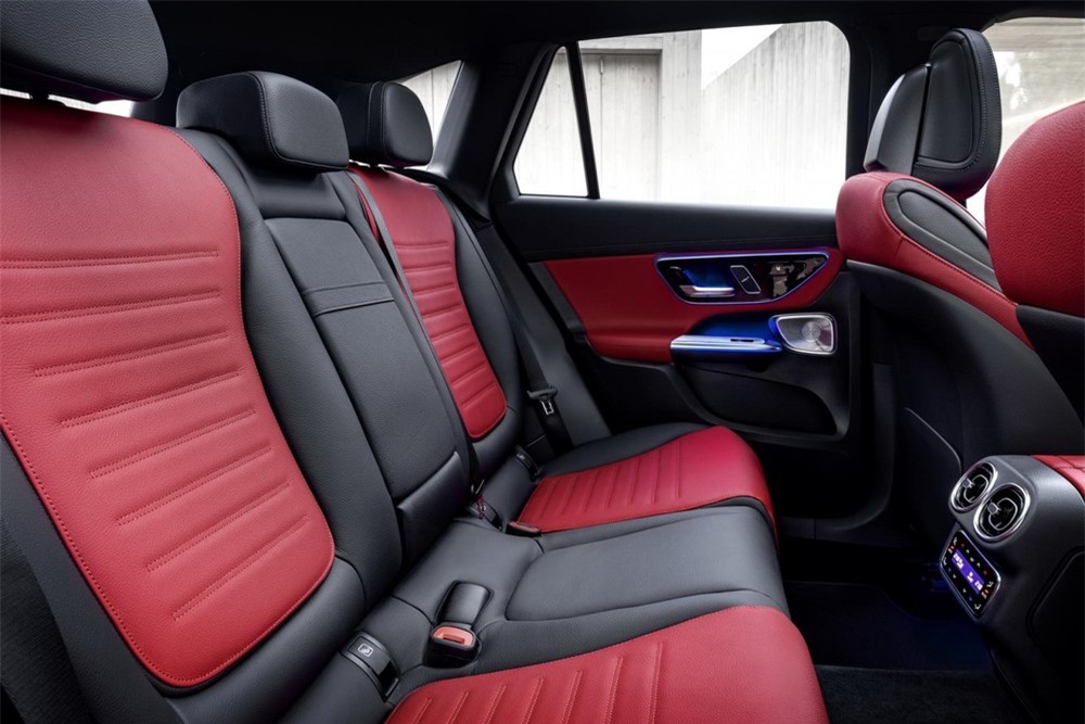 Hàng ghế sau của Mercedes-Benz GLC 2023