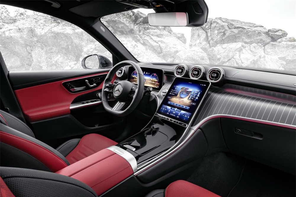 Nội thất sang trọng và công nghệ cao của Mercedes-Benz GLC 2023