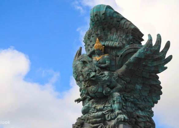 Bức tượng khổng lồ xây gần 3 thập kỷ mới hoàn thành, nằm ở vùng đất nổi tiếng mà ai cũng muốn đến một lần trong đời