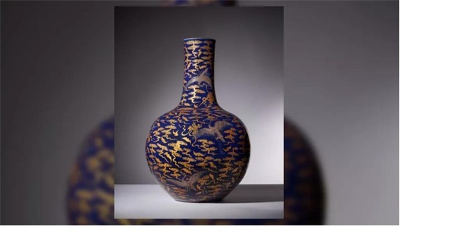 Chiếc bình để góc bếp được bán đấu giá 1,8 triệu USD ảnh 1