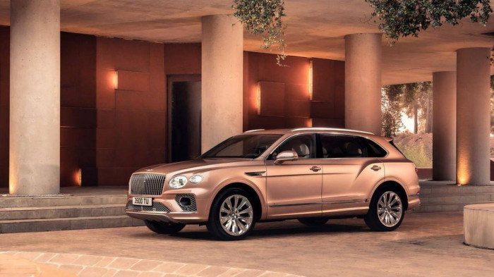 Siêu xe Bentley Bentayga Extended chào bán giá hơn 19 tỷ đồng tại Việt Nam