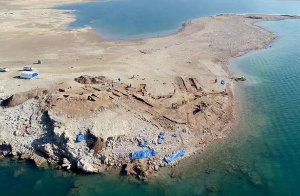 Tàn tích cổ vương quốc 3.500 tuổi ở châu Á tự trồi lên giữa sông