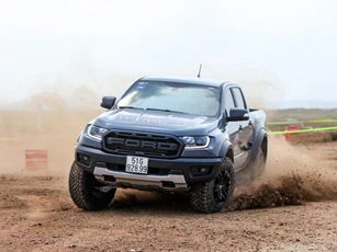 Ford Ranger Raptor đời cũ có giá cao hơn xe mới tại đại lý