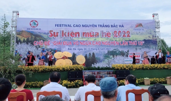 Khai mạc Festival Cao nguyên trắng Bắc Hà mùa Hè 2022 với chủ đề “Giải đua Vó ngựa Cao nguyên trắng lần thứ 15”. Khai mạc Festival Cao nguyên trắng Bắc Hà mùa Hè 2022 với chủ đề “Giải đua Vó ngựa Cao nguyên trắng lần thứ 15”.