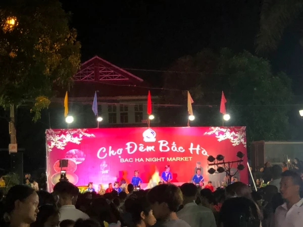 Nhiều hoạt động giao lưu Văn hoá tại chợ Đêm Bắc Hà. Nhiều hoạt động giao lưu Văn hoá tại chợ Đêm Bắc Hà.