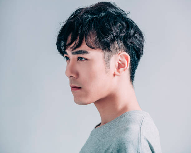 Đêm tân hôn vợ đòi thẻ lương, tôi dè dặt đưa cho cô ấy để rồi 3 năm sau phải sợ ngây người nhìn con số bên trong