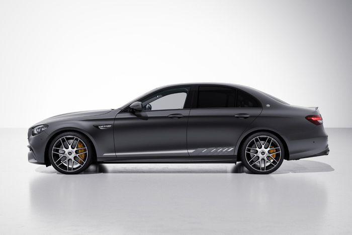 Cận cảnh Mercedes-AMG E 63 S 4MATIC+ Final Edition