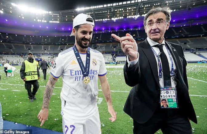 Hai cầu thủ Real Madrid bị UEFA tước chức vô địch Champions League