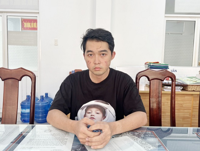 Thủ đoạn tinh vi của đối tượng lừa đảo hơn 300 sinh viên "mua giúp" điện thoại, laptop trả góp