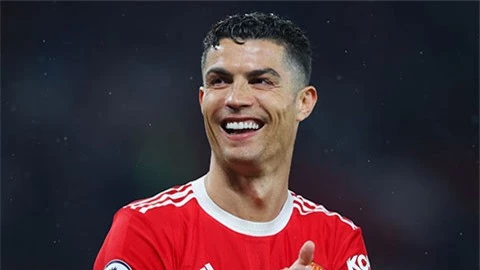 Ronaldo cảm ơn fan về danh hiệu Cầu thủ xuất sắc nhất MU mùa 2021/22