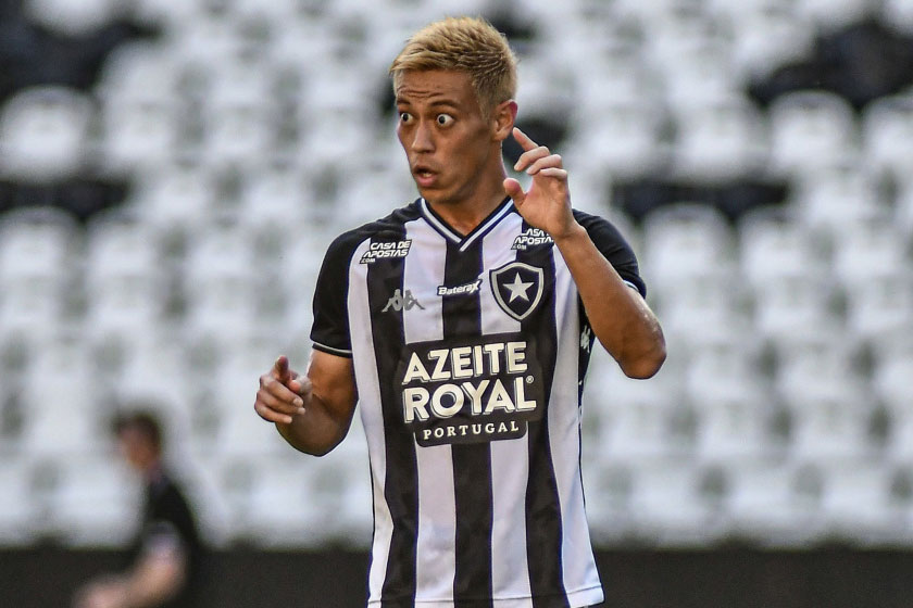 HLV Keisuke Honda để ngỏ khả năng sang V-League thi đấu sau SEA Games