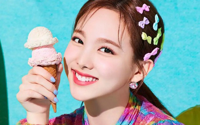 Nayeon (TWICE) thông báo ra mắt album solo đầu tay