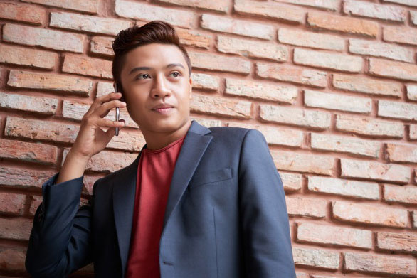 Đi công tác về bất ngờ, tình cờ nghe mẹ nói vọng ra một câu, tôi lập tức đưa vợ về nhà ngoại ở cữ