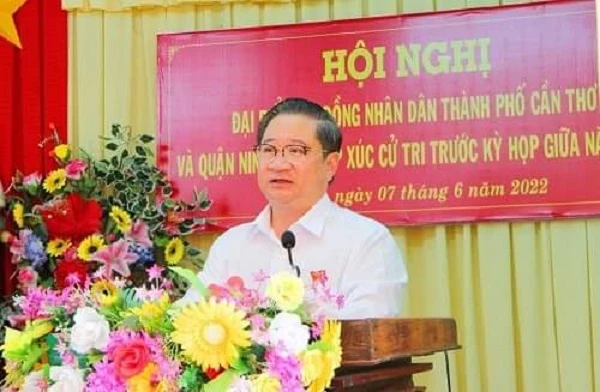 Ông Trần Việt Trường - Phó Bí thư Thành ủy, Chủ tịch UBND TP Cần Thơ phát biểu tại Hội đồng cử tri