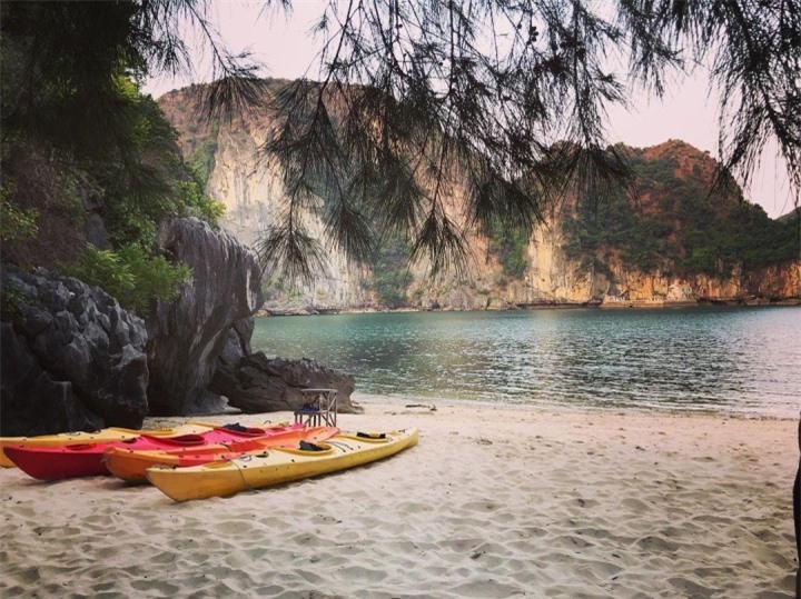 Hòn đảo độc nhất Việt Nam với 2 bãi biển đối diện cách nhau chỉ vài bước chân - 13
