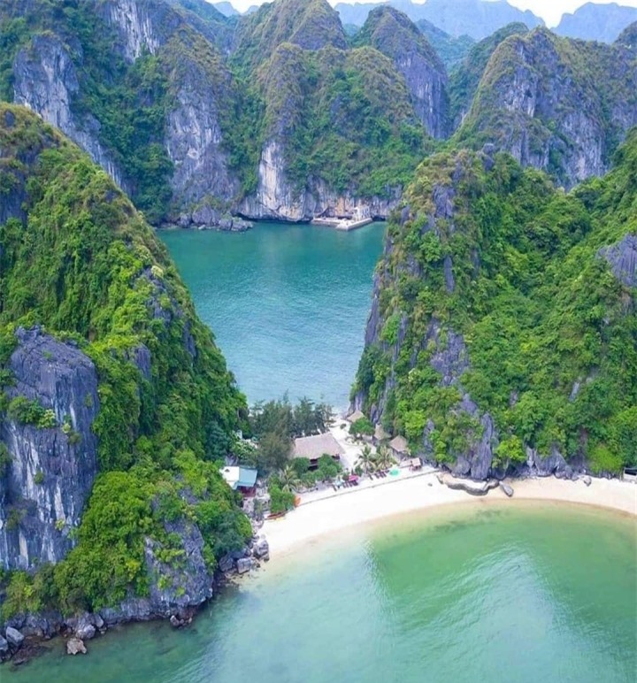 Hòn đảo độc nhất Việt Nam với 2 bãi biển đối diện cách nhau chỉ vài bước chân - 2