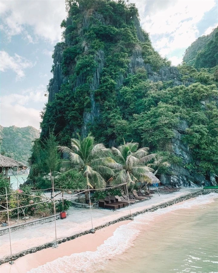 Hòn đảo độc nhất Việt Nam với 2 bãi biển đối diện cách nhau chỉ vài bước chân - 3