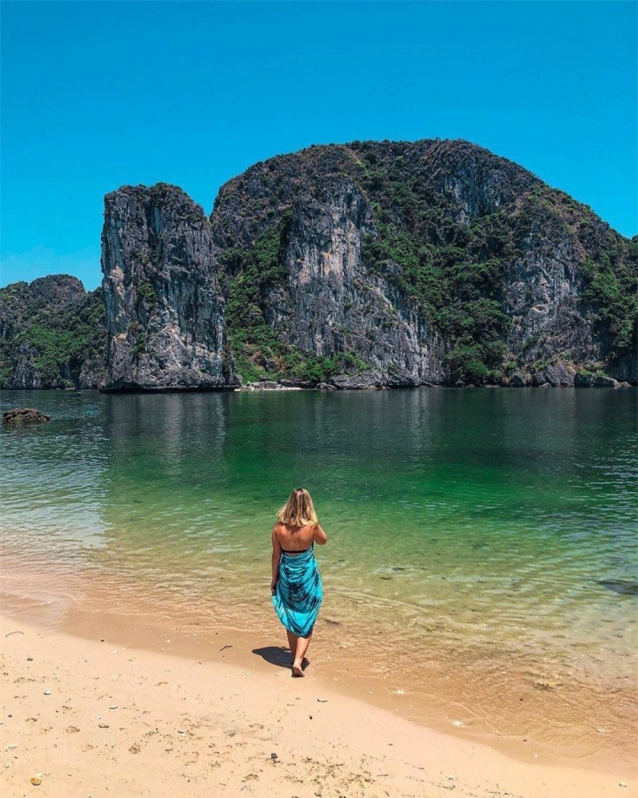 Hòn đảo độc nhất Việt Nam với 2 bãi biển đối diện cách nhau chỉ vài bước chân - 5