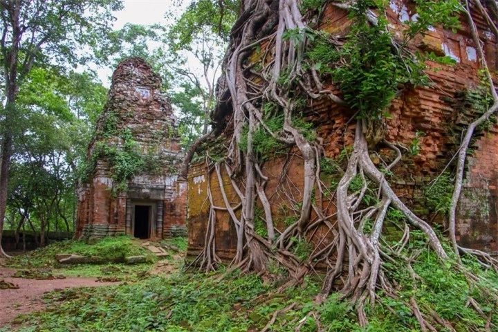 Khám phá cố đô ‘bị bỏ quên’ với kim tự tháp bí ẩn nằm ở Campuchia - 6