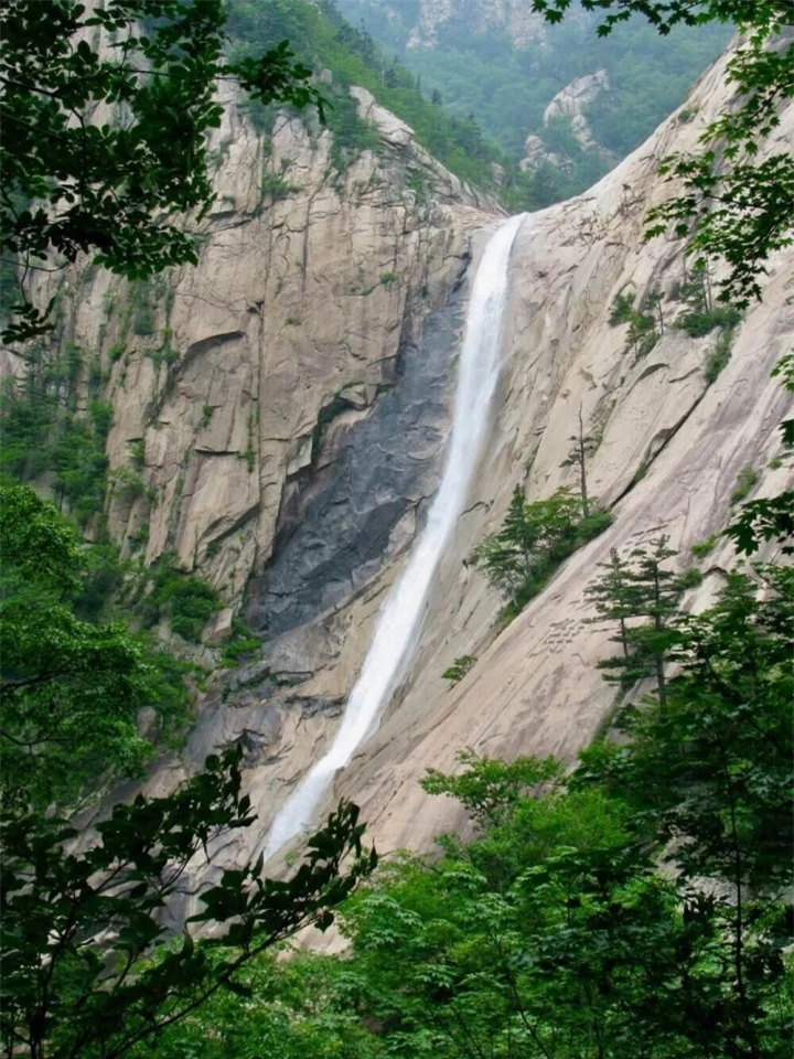 Thắng cảnh đẹp bậc nhất Triều Tiên với truyền thuyết tiên giáng trần nổi tiếng - 6