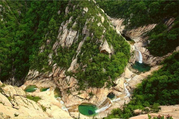 Thắng cảnh đẹp bậc nhất Triều Tiên với truyền thuyết tiên giáng trần nổi tiếng - 8