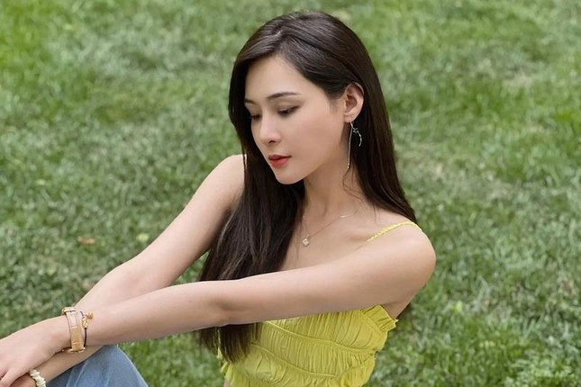 'Sốc nảy người' với 'hợp đồng tình ái' giữa 'mỹ nhân Hoa ngữ' với đại gia nổi tiếng Bắc Kinh