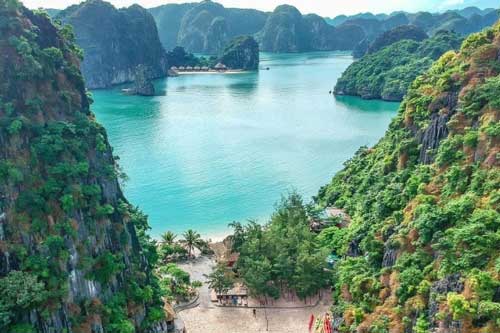 Hòn đảo độc nhất Việt Nam với 2 bãi biển đối diện cách nhau chỉ vài bước chân