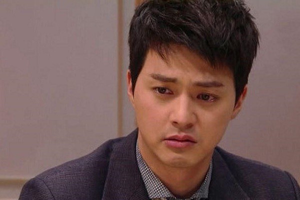 Gần 8 năm yêu thương con trai, người đàn ông đau đớn khi biết không phải con mình và còn mất luôn căn nhà