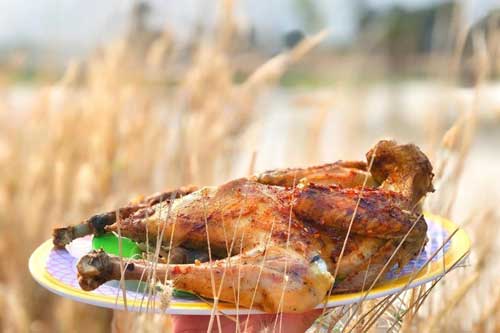 Món gà ướp gia vị lạ ở An Giang, khách phải chờ cả tiếng mới được thưởng thức