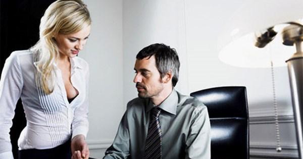 Nữ kế toán chủ động 'yêu' giám đốc và cái kết toang hoang cho mối tình 'mèo mả gà đồng'