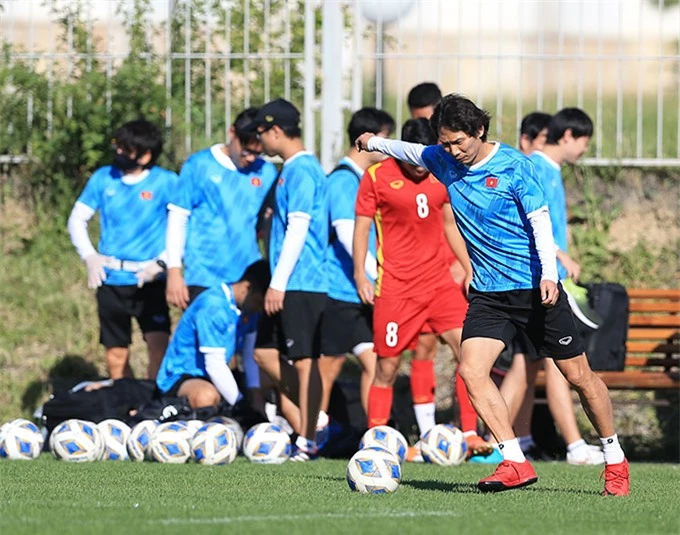 HLV Gong Oh Kyun đem đến những khác biệt cho U23 Việt Nam - Ảnh: VFF