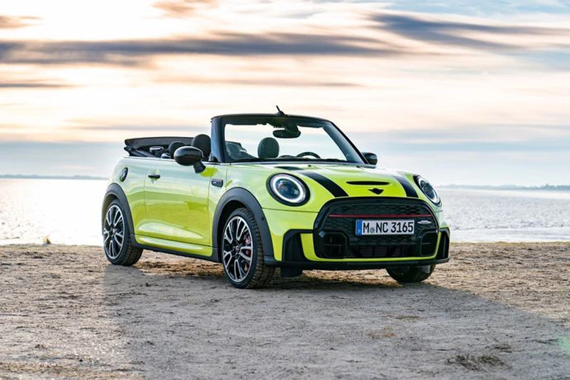 MINI Cooper S Convertible 2022.