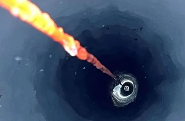 Camera xuyên băng phát hiện dòng sông có đầy sinh vật bí ẩn, chuyên gia: "Chúng đã ăn gì?"