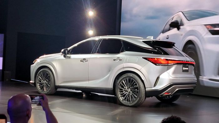 Khám phá Lexus RX 2023 vừa ra mắt