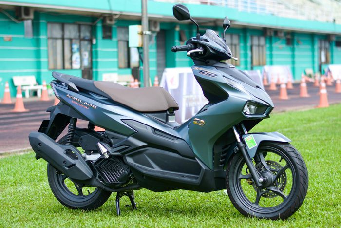 Honda Air Blade 160 có giá hơn 70 triệu đồng tại đại lý