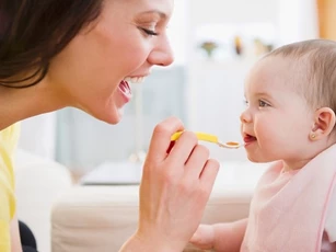 Kinh nghiệm chọn bột ăn dặm cho bé