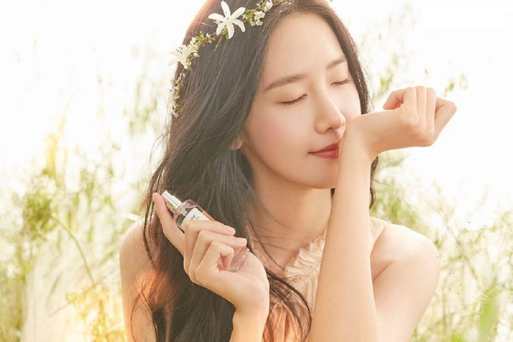 Cách xịt nước hoa giúp lưu giữ mùi hương cả ngày